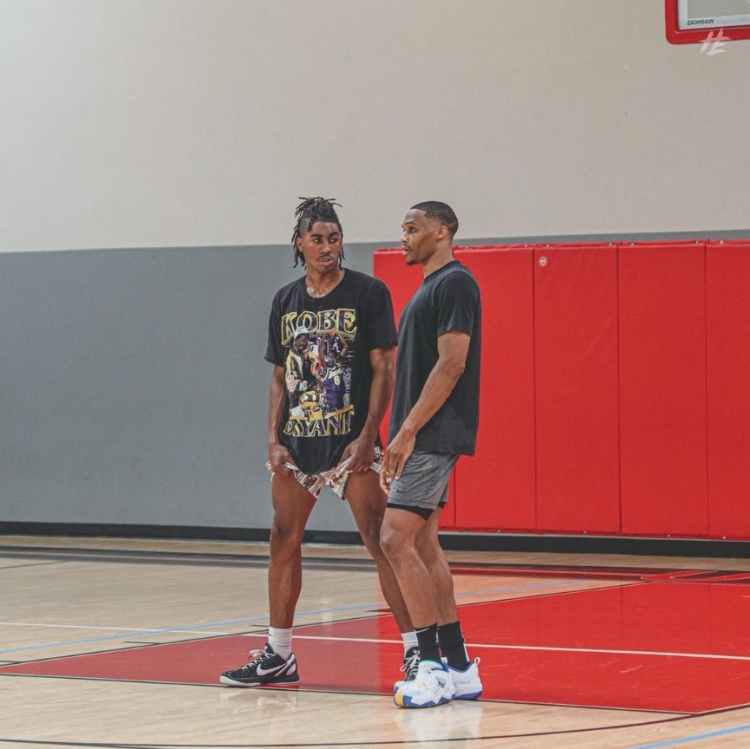 中超赛程更新：关注榜首之争,（中超最新赛程：聚焦榜首对决）