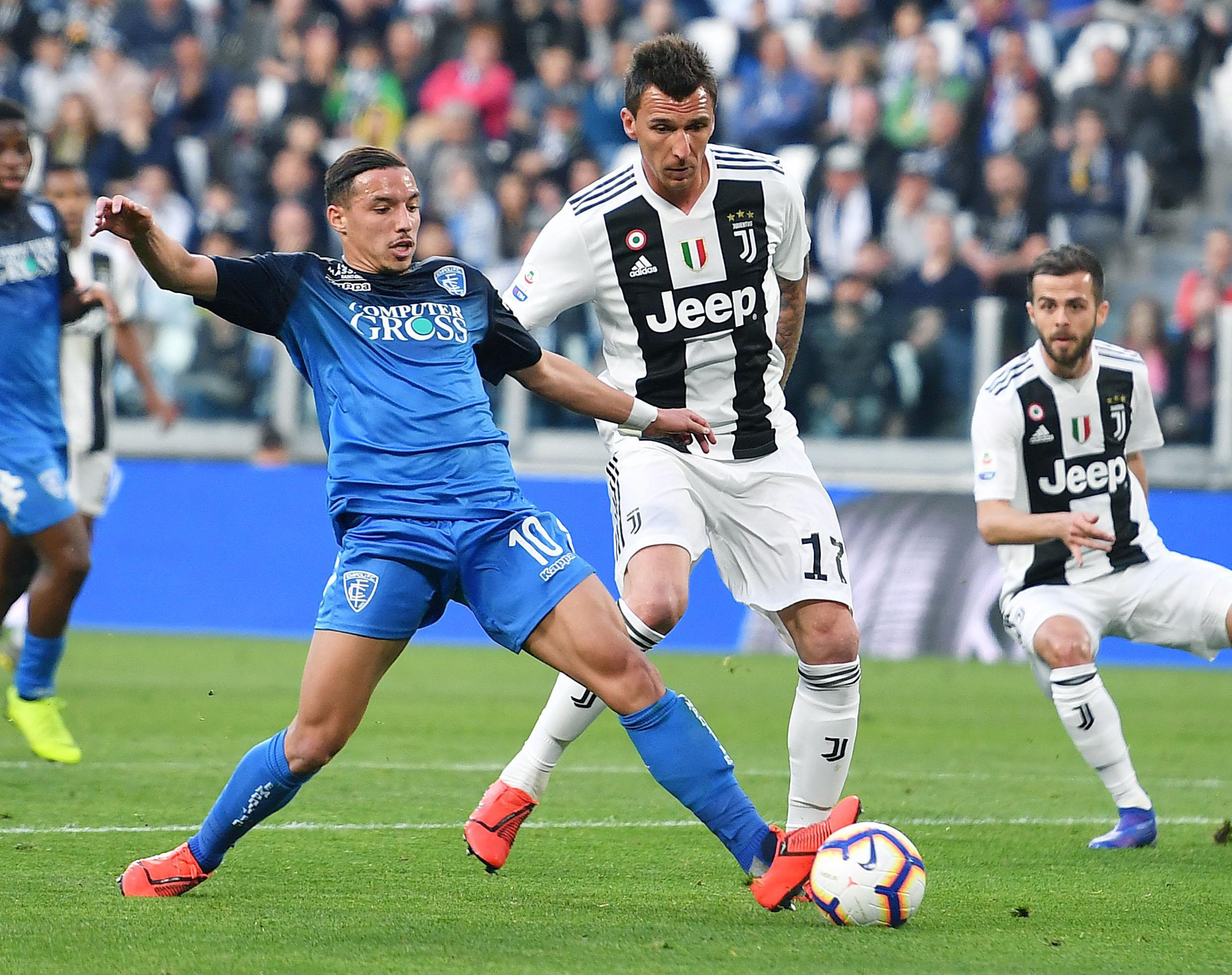 传闻：阿森纳持续关注雷恩中卫雅凯，计划未来求购（消息称阿森纳持续考察雷恩中卫雅凯，未来或将发起收购）