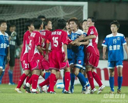 记者：河南已经向阿奇姆彭提供续约合同（记者透露，河南队已向阿奇姆彭递交续约合同）