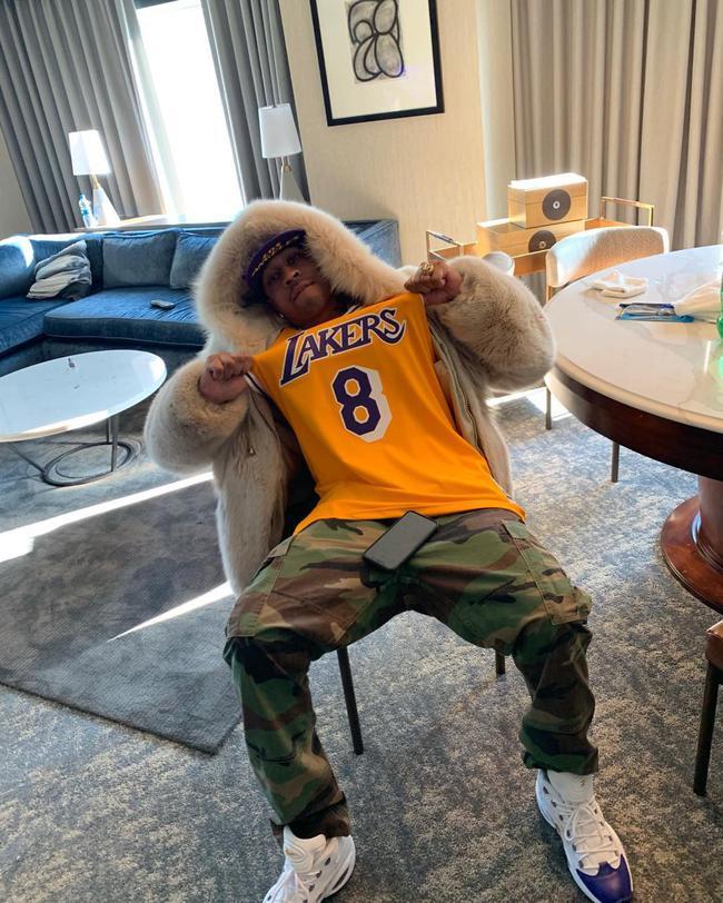 遮天蔽日！切特镇守篮下 腾空暴起再帽狄龙·布鲁克斯（禁区铁闸！切特腾空封杀，再帽狄龙·布鲁克斯）