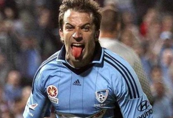 海港战武里南联海报：以物理试卷为背景，解“南”题（海港迎战武里南联海报：物理试卷背景，攻克“南”题）