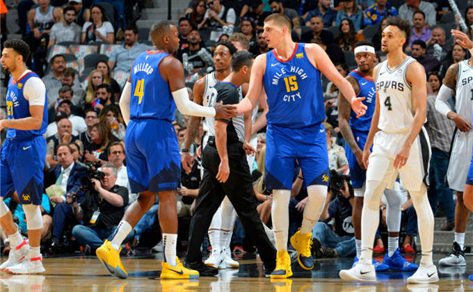 萨拉赫与利物浦关系紧张，欧冠之旅成疑（萨拉赫与利物浦矛盾加剧，欧冠出战成疑）