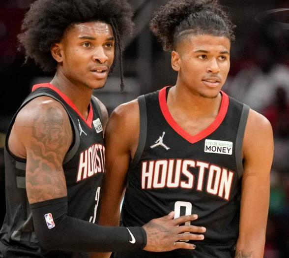 中超：上海海港4-0大胜深圳队（中超：上海海港4-0完胜深圳队）