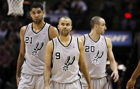 3-2！石川祐希9分+二连胜詹内利绝杀尼科洛夫21分难救主（詹内利绝杀助队3-2险胜！石川祐希9分收获二连胜，尼科洛夫砍21分仍无力回天）