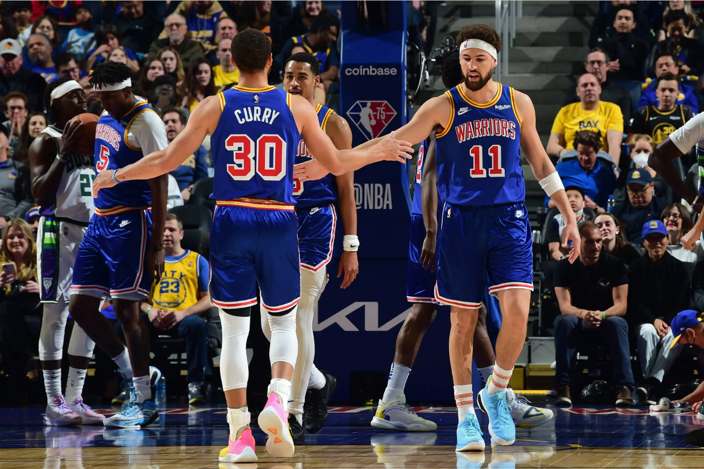 中国U22vs越南U22：拜合拉木、徐彬先发，胡荷韬、贺一然出战（中国U22对阵越南U22：拜合拉木、徐彬首发，胡荷韬、贺一然登场）