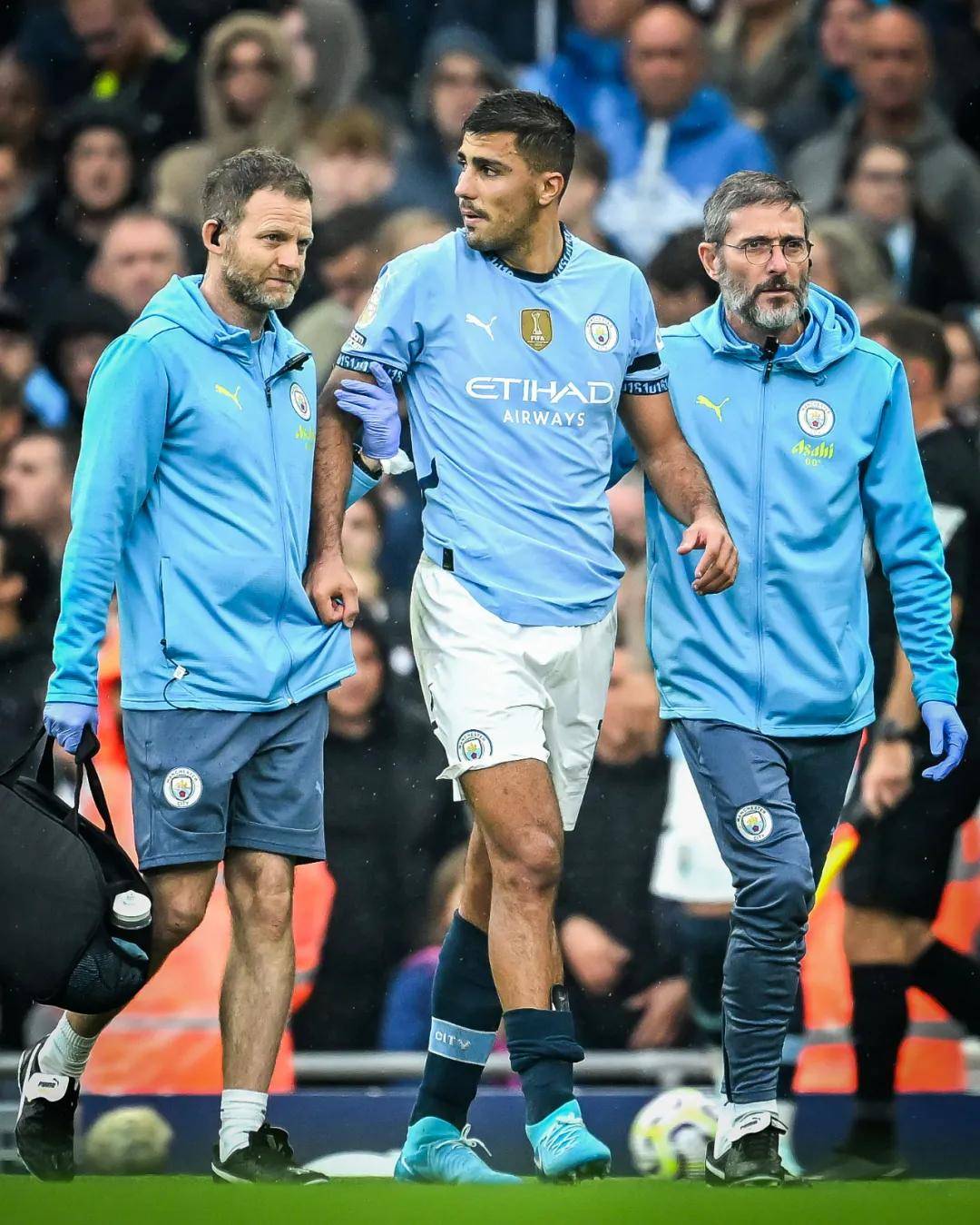 卢：我们要从心理上不再纠结于战绩 然后关注眼前重新开始（卢：放下战绩包袱，专注当下重新出发）