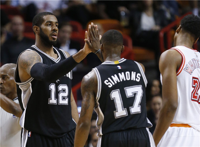 斯基拉：尤文将给伊尔迪兹500-550万年薪，加与欧冠挂钩奖金（斯基拉：尤文拟向伊尔迪兹开出500-550万年薪，附与欧冠表现挂钩的奖金）