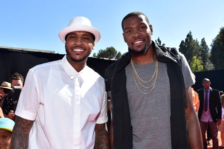 能否终结7连败？多诺万：怀特等4人可出战&3人有时间限制（7连败能否止住？多诺万称怀特等四将可出战，另有三人受出场时间限制）