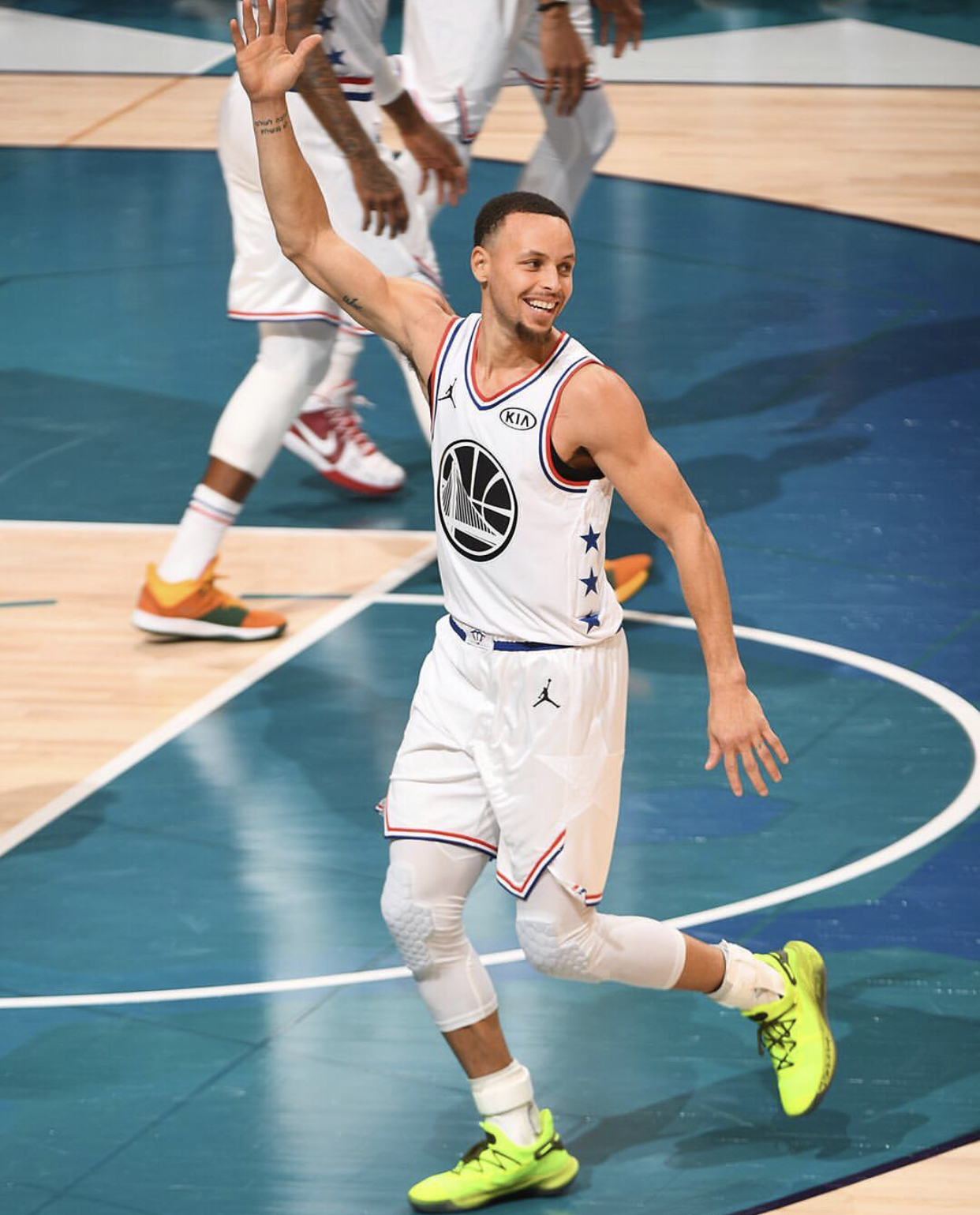 韩K2附加赛半场：巴萨尼破门，黄在闰送礼，富川2-0水原（韩K2附加赛半场战报：巴萨尼建功，黄在闰失误，富川2-0领先水原）