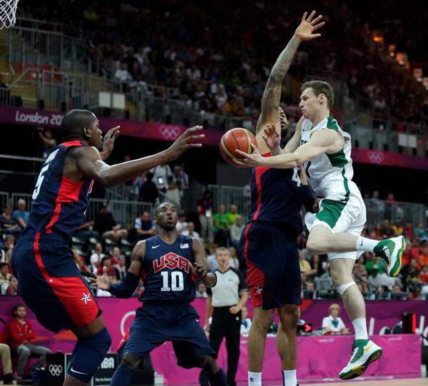 为什么孔帕尼和拜仁是天作之合？ 家族史铸就了他的坚韧不拔（孔帕尼与拜仁的完美契合：家族传承淬炼他的韧性）